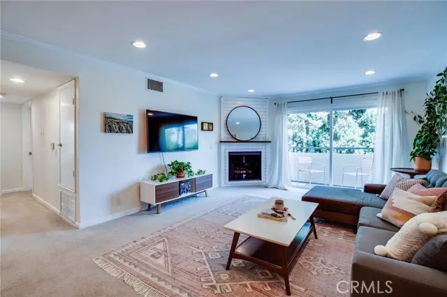 Sherman Oaks, CA 91423,4702 Fulton Avenue #303