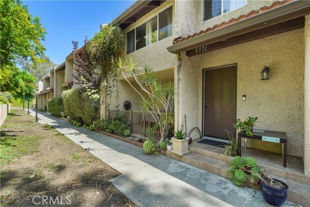 9771 Via Nola #53, Burbank, CA 91504