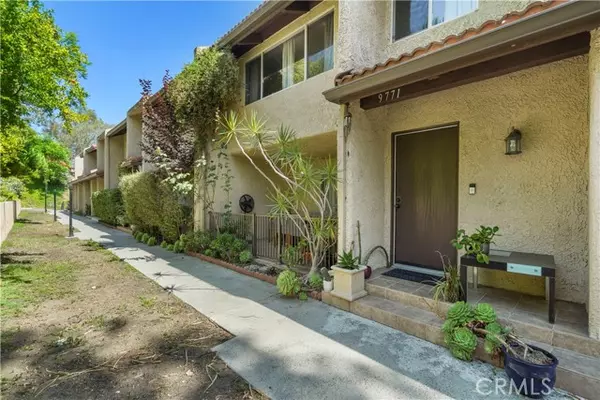 9771 Via Nola #53, Burbank, CA 91504