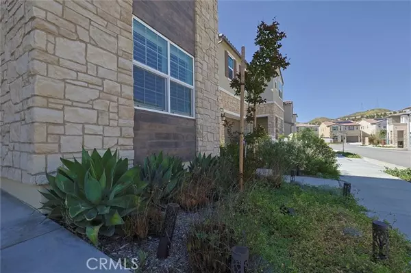 Canyon Country (santa Clarita), CA 91351,19275 Merryweather Drive