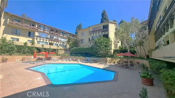 6250 Buckingham #111, Culver City, CA 90230