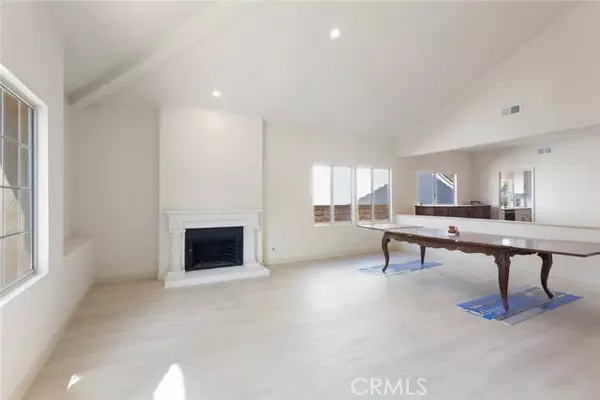 West Hills (los Angeles), CA 91304,7618 Brookmont Place