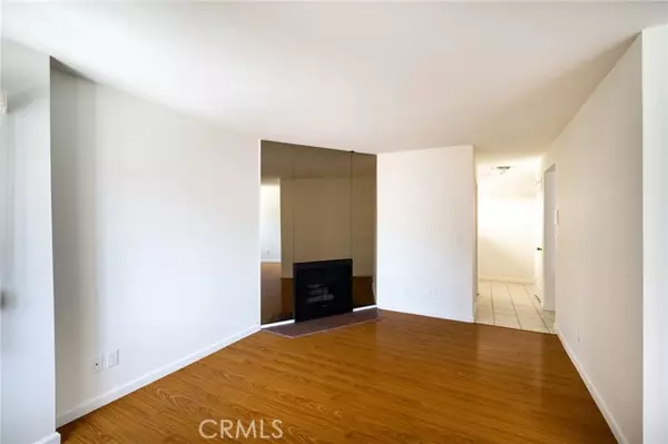 Glendale, CA 91202,421 Palm Drive #4