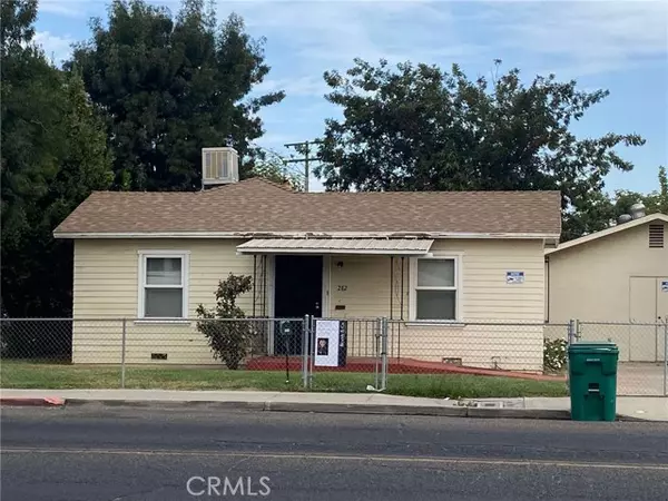 282 W Putnam Avenue, Porterville, CA 93257