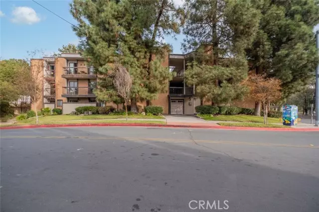 1745 Holly Drive #201, Glendale, CA 91206