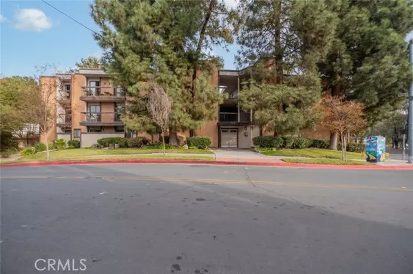 1745 Holly Drive #201, Glendale, CA 91206