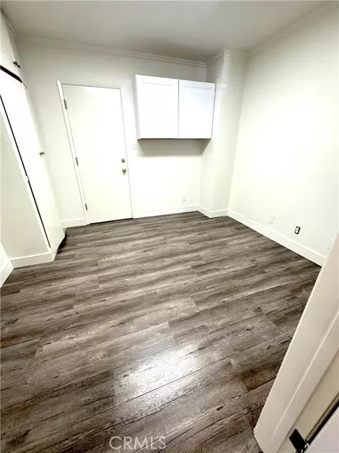 Burbank, CA 91502,303 Glenoaks