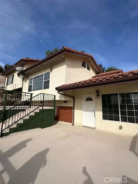 10237 Kalua 1/2 Drive, Burbank, CA 91040