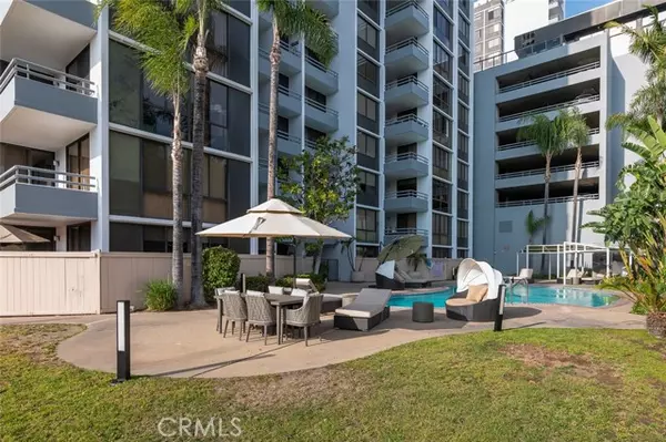 Glendale, CA 91203,345 Pioneer Drive #1705