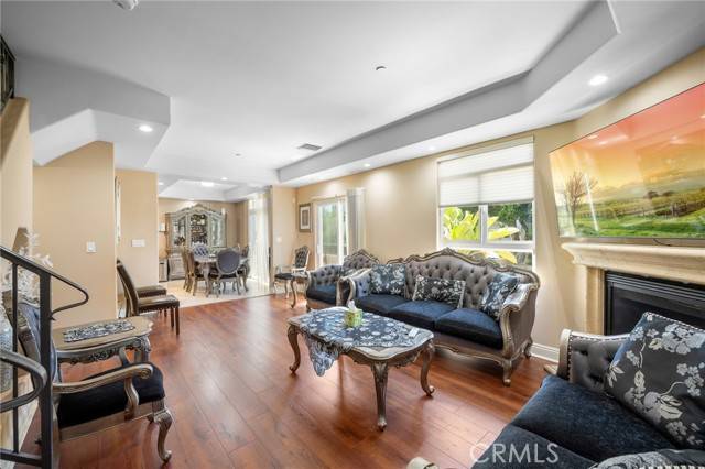 North Hollywood (los Angeles), CA 91601,11323 Huston Street #1