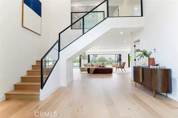 Encino (los Angeles), CA 91316,18101 Green Meadow Drive