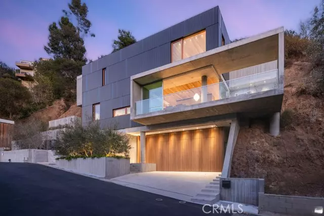 Altadena, CA 91001,2879 Stonehill Drive