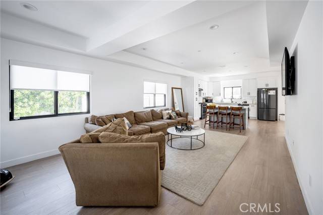 North Hollywood (los Angeles), CA 91601,5826 Craner Avenue