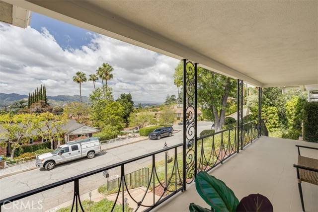 Glendale, CA 91202,523 Meadows Dr.