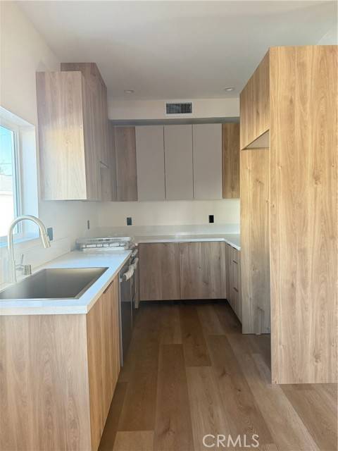 North Hollywood (los Angeles), CA 91606,11650 Kittridge
