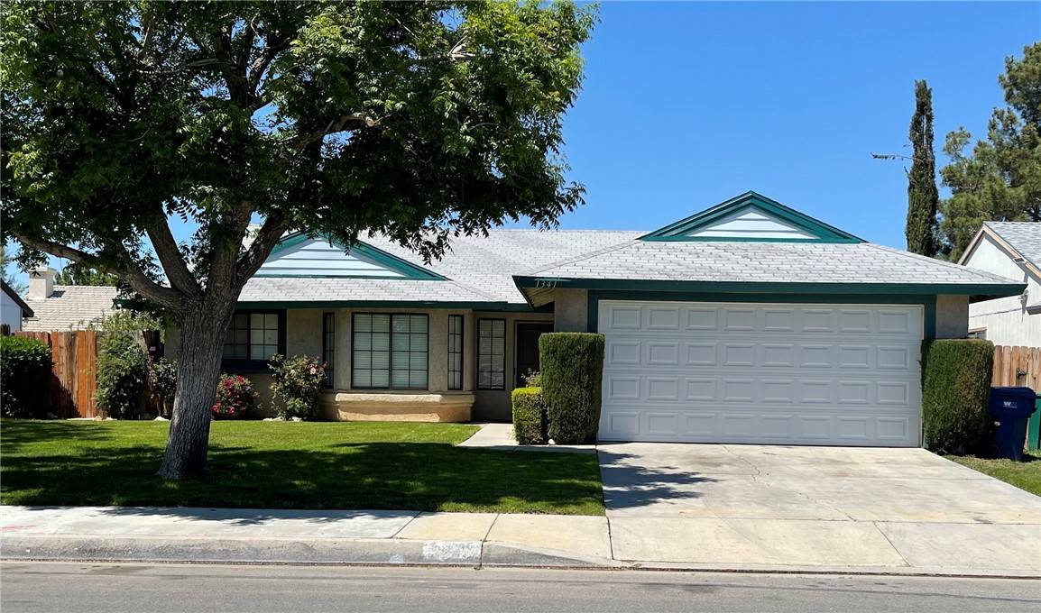 1341 W Avenue H8, Lancaster, CA 93534