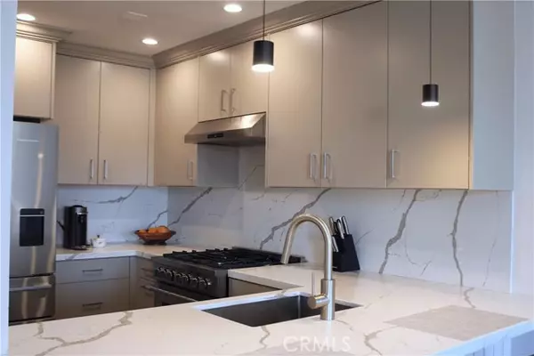 Encino (los Angeles), CA 91316,5325 Newcastle Avenue #321