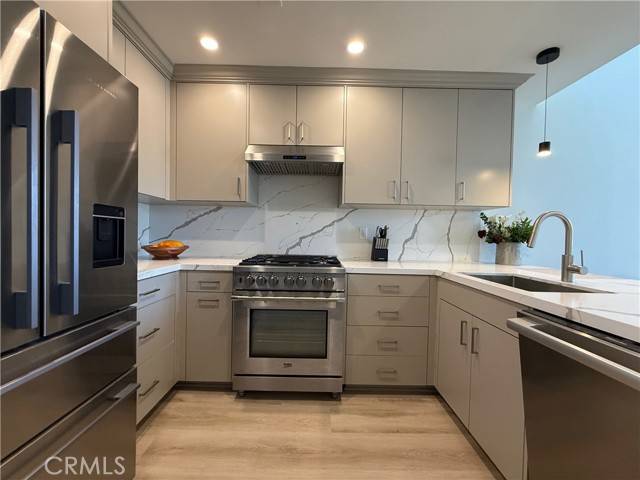 5325 Newcastle Avenue #321, Encino (los Angeles), CA 91316