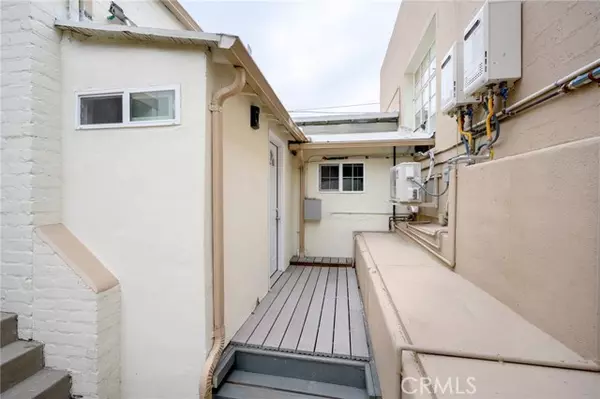 53 N Baldwin Avenue, Sierra Madre, CA 91024