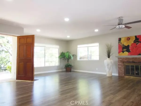 La Canada Flintridge, CA 91011,4956 Revlon Drive