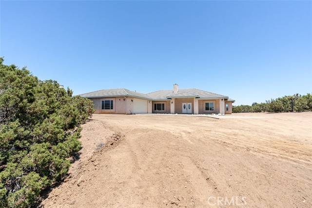 Oak Hills, CA 92344,8181 Daisy Road