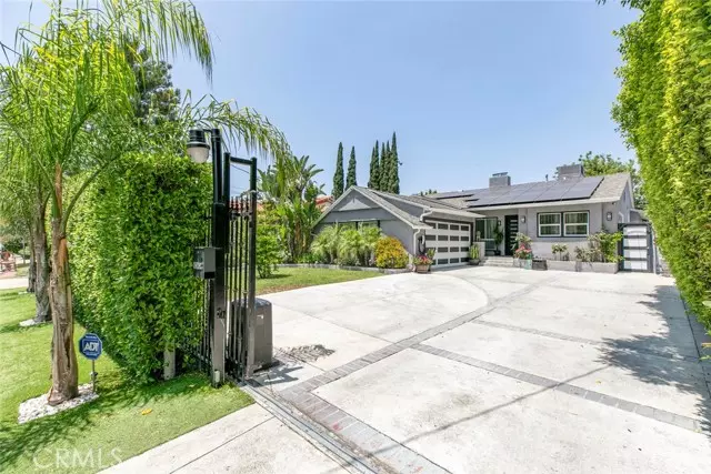 Van Nuys (los Angeles), CA 91406,15409 Wyandotte Street
