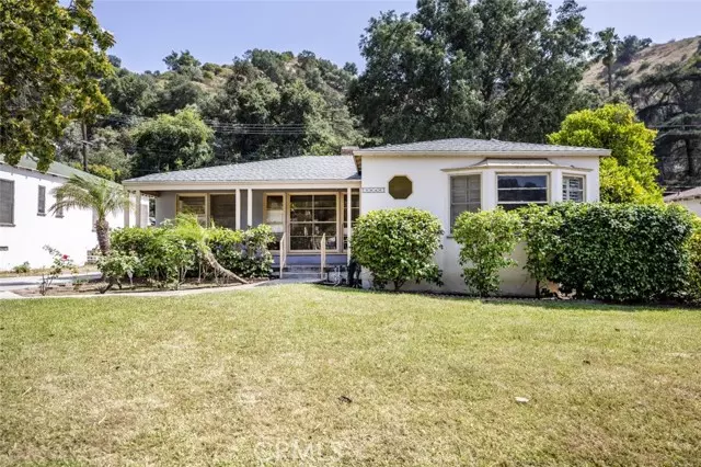 2046 E Glenoaks Boulevard, Glendale, CA 91206