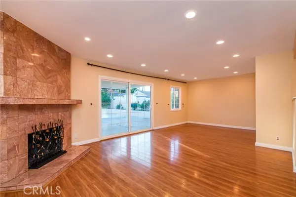 North Hollywood (los Angeles), CA 91605,7103 Van Noord Avenue