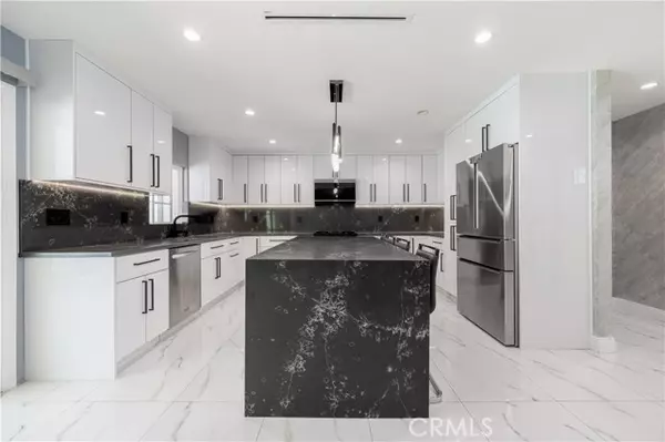 Granada Hills (los Angeles), CA 91344,11118 Haskell Avenue