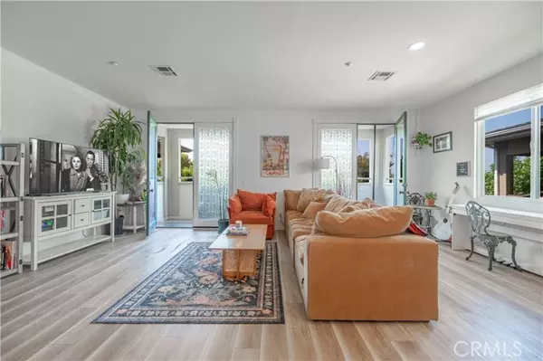 1448 N Fair Oaks Avenue #207, Pasadena, CA 91103