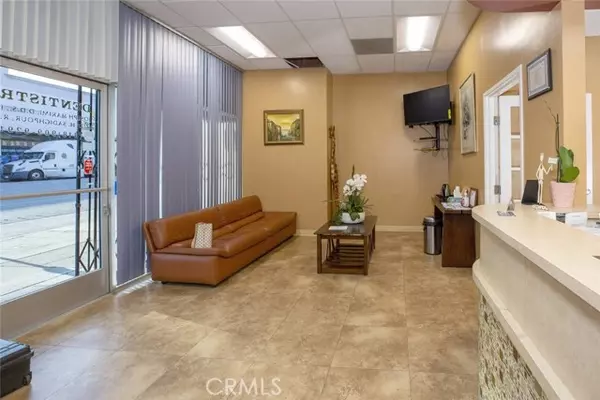 Van Nuys (los Angeles), CA 91405,6624 Van Nuys Boulevard