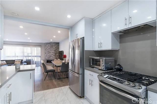 Glendale, CA 91202,1236 N Columbus Avenue #28