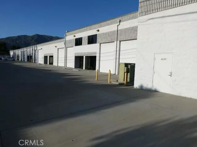 Altadena, CA 91001,787 W Woodbury Road