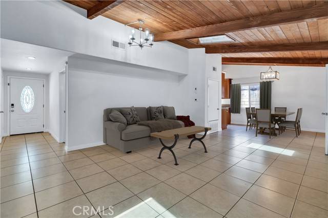 Arleta (los Angeles), CA 91331,14121 Remington Street