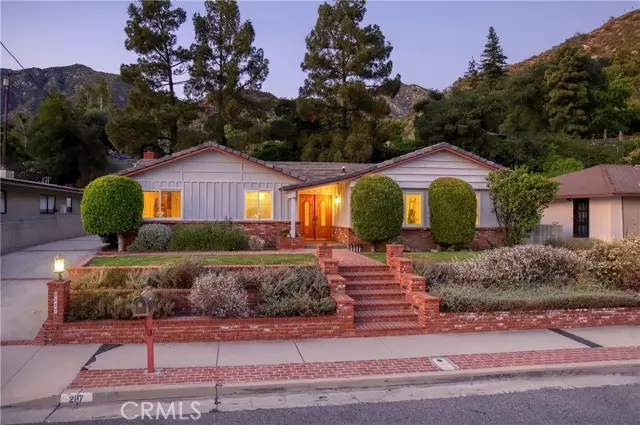 La Canada Flintridge, CA 91011,2117 Bristow Drive