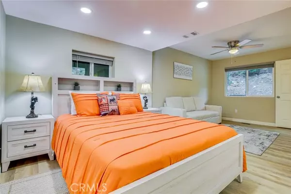 Twin Peaks, CA 92391,26131 Lake Forest Drive