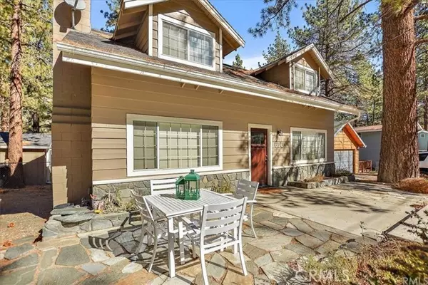 Wrightwood, CA 92397,610 Mountain View Avenue