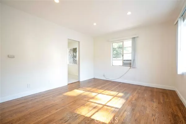 Glendale, CA 91202,347 W DRYDEN Street #B