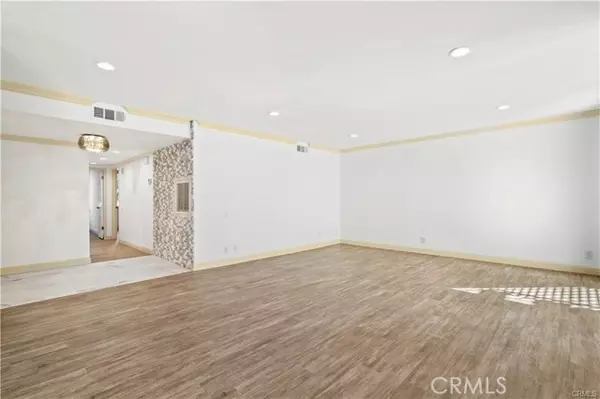 Encino (los Angeles), CA 91316,5301 Balboa Blvd #L11