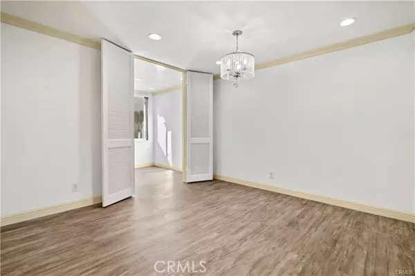 Encino (los Angeles), CA 91316,5301 Balboa Blvd #L11