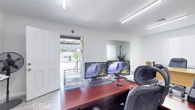 Tujunga (los Angeles), CA 91042,6851 Foothill Boulevard