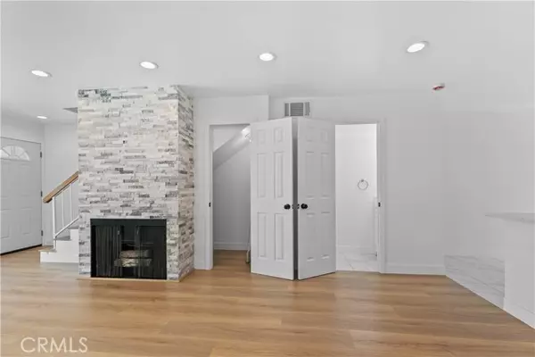 Panorama City (los Angeles), CA 91402,9019 Cedros Avenue #2