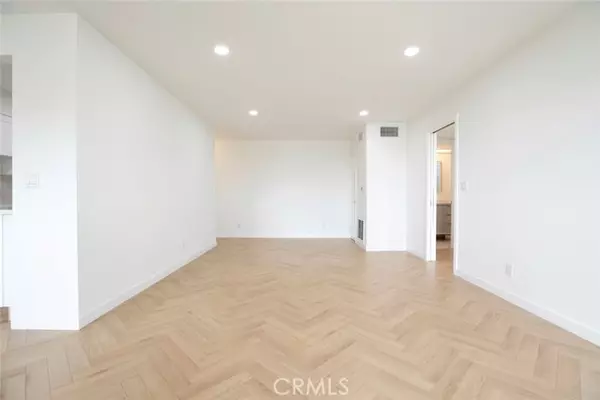 Glendale, CA 91202,570 W Stocker Street #201
