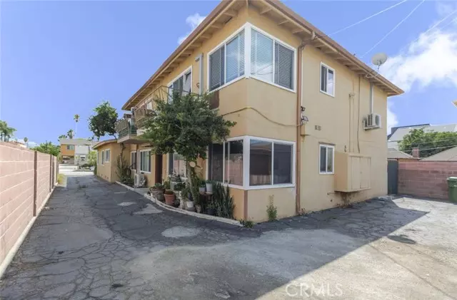 North Hollywood (los Angeles), CA 91606,6623 Troost Avenue