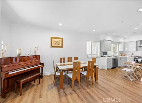 Burbank, CA 91501,565 E San Jose #204