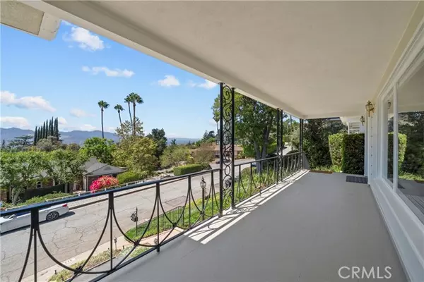 Glendale, CA 91202,523 Meadows