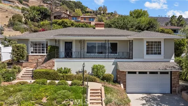 Glendale, CA 91202,523 Meadows