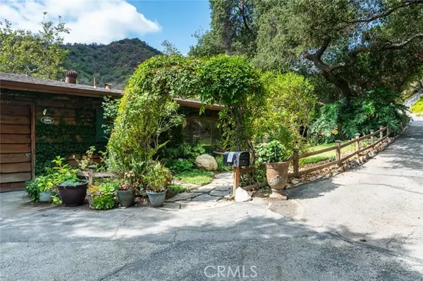 Glendale, CA 91206,2860 Graceland Way