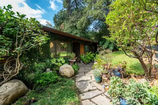 Glendale, CA 91206,2860 Graceland Way