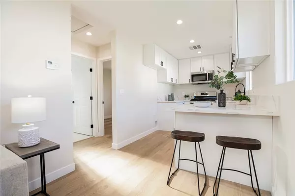 Sun Valley (los Angeles), CA 91352,8879 Morehart Avenue